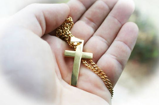 Kreuz mit Kette Gold 585: Ein elegantes Schmuckstück mit tiefgründiger Bedeutung