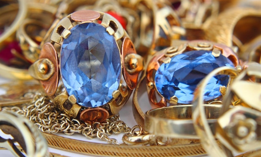 Juwelo Schmuck: Hochwertige Kristalle und exquisite Handwerkskunst