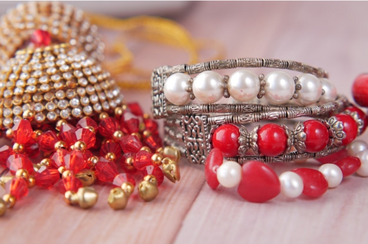 Schmuck von Rossmann: Anziehende Accessoires zu erschwinglichen Preisen