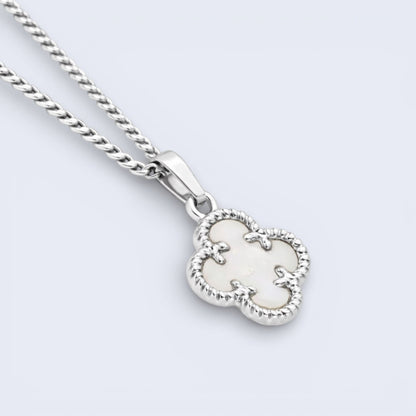 Clover Medaillon Weiß